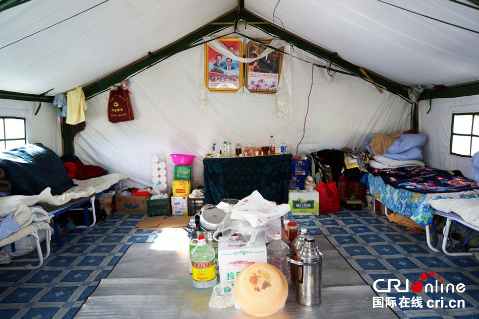 安置区内尼泊尔籍人的帐篷 摄影:孙清