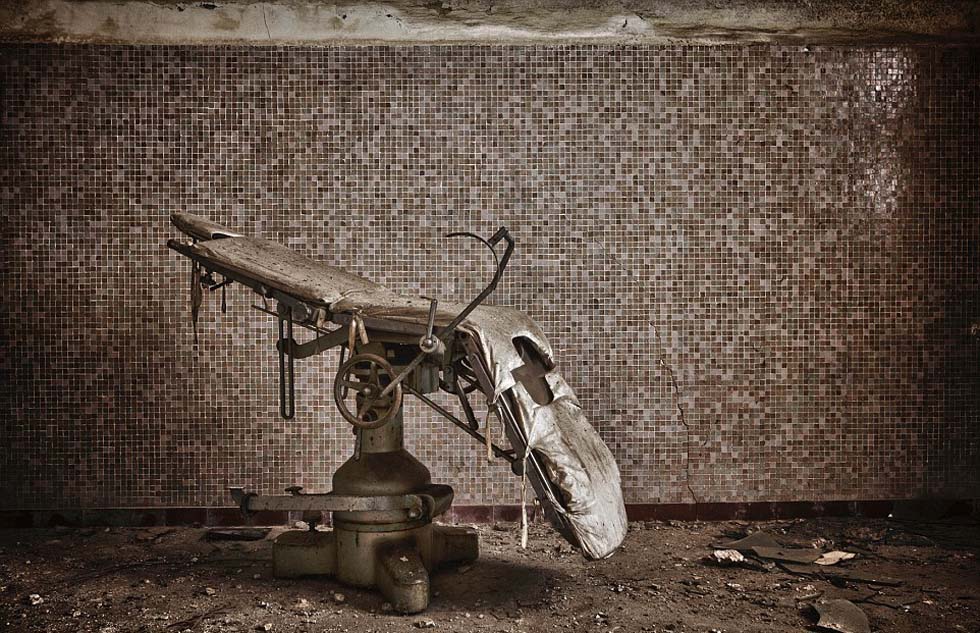 意大利废弃精神病院内景曝光荒凉恐怖高清组图