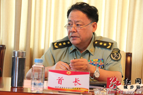 广州军区副司令员邢书成率队调研城步征兵等工作