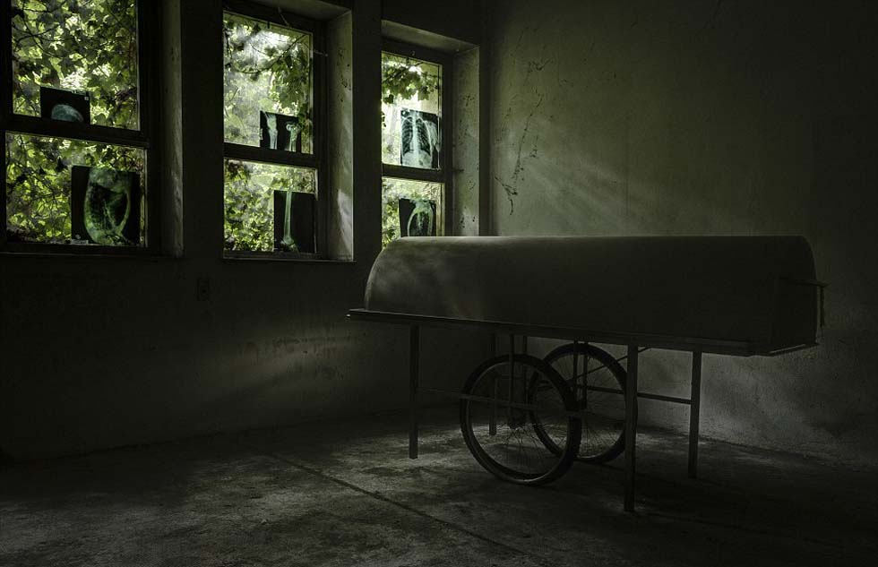 意大利废弃精神病院内景曝光荒凉恐怖高清组图