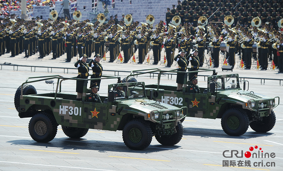 118台东风军车参加纪念抗战胜利70周年阅兵式(高清组图)