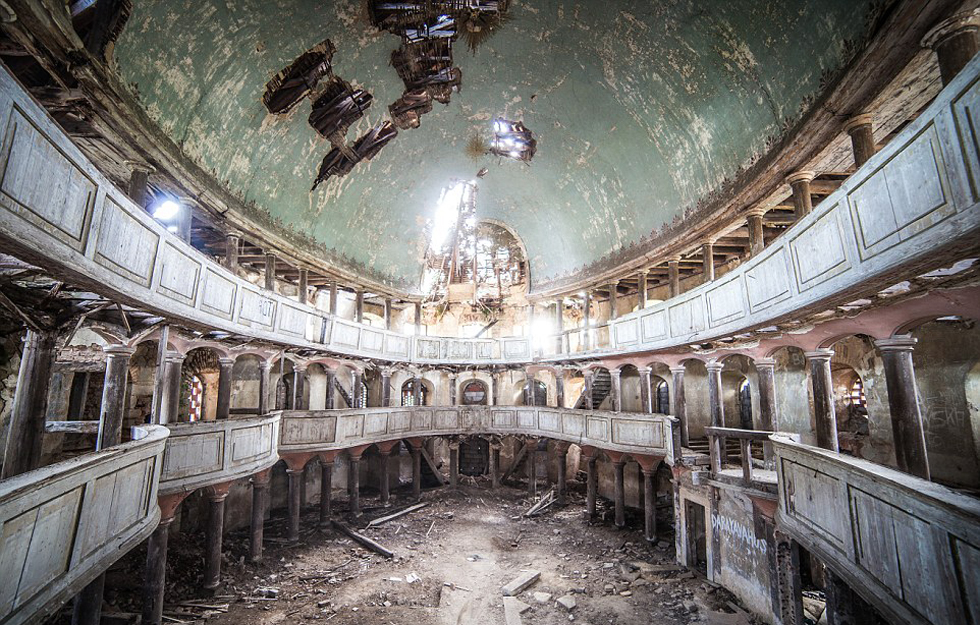 城市探险波兰摄影师记录废弃建筑怪诞荒凉之美高清组图