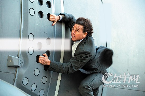 你们期待的"徒手扒飞机"终于来了|阿汤哥|飞机|辛迪加_新浪娱乐_新浪