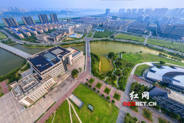 校友耗时一个多月拍长沙高校首个航拍全景图庆迎新