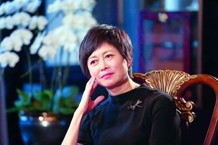 晨报记者 殷茵从播音员到主持人,她见证了中国电视的黄金时代.