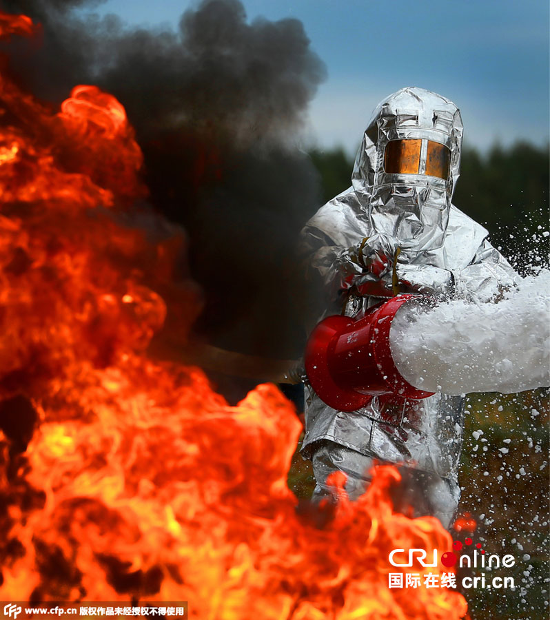 俄罗斯消防员服装图片