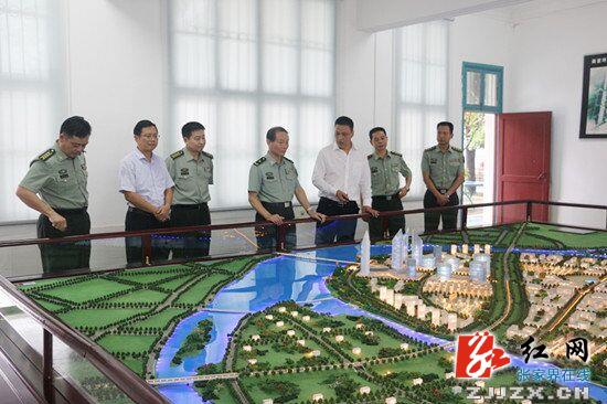 湖南省军区政委马必强深入慈利县指导工作