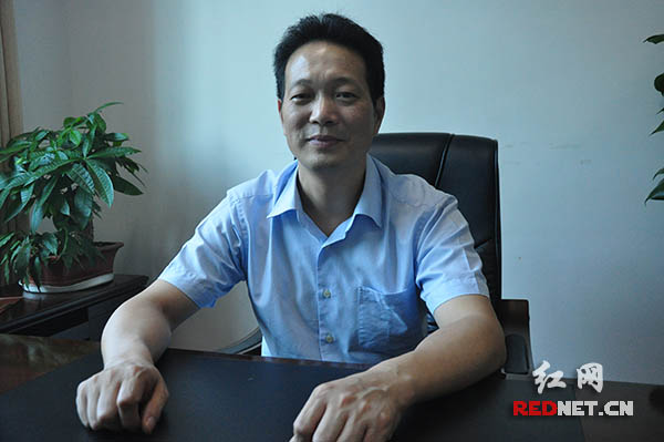 (娄底市卫生计生委党组书记,主任罗琳)