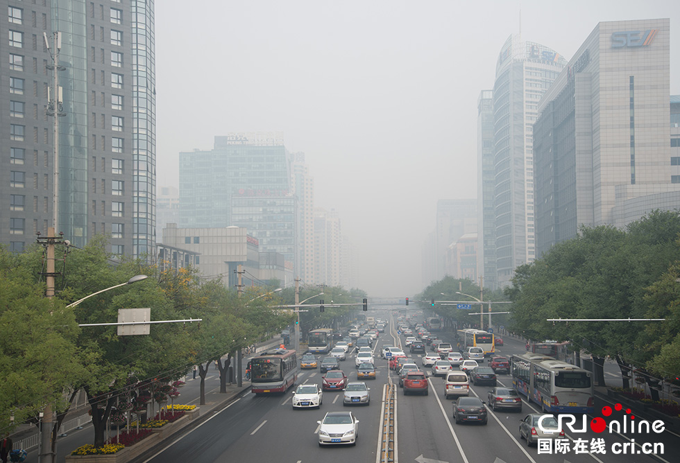 北京持续雾霾天气局地能见度低于1公里高清组图