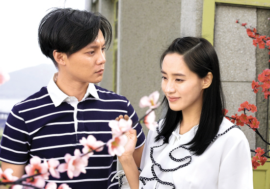 尹正与秋雅新快报讯 记者贺雅佳报道 《夏洛特烦恼》中饰演学霸元华