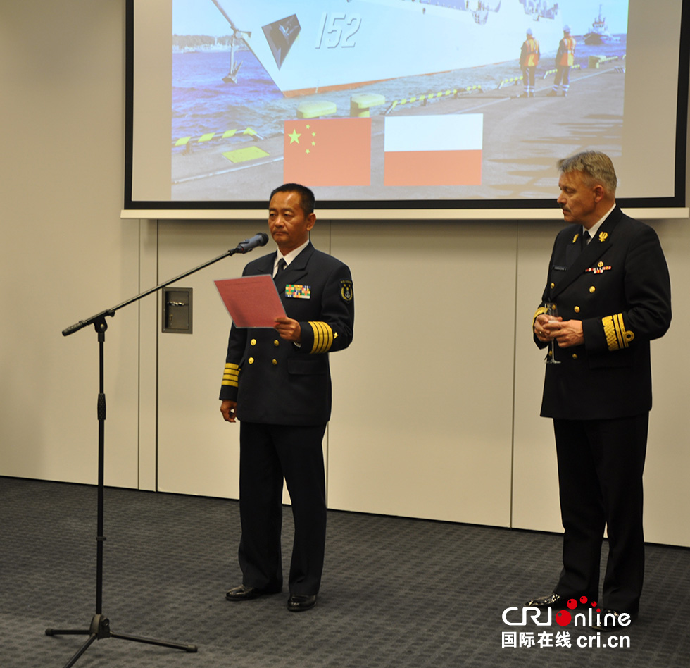 中国海军152舰艇编队指挥员王建勋及中国海军护航编队官兵和其