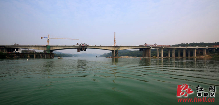 零陵区萍洲大桥主跨顺利合龙