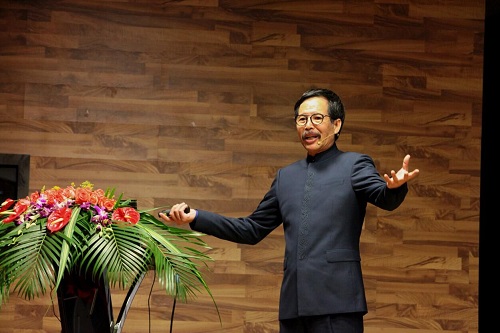 柒牌集团董事长洪肇设"企业管理创新"名家讲坛开讲