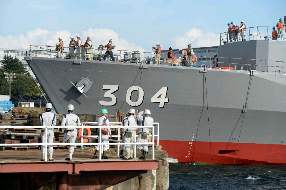 "淡路"扫雷舰全长67米,标准排水量为690吨,使用强度和耐久性较强的