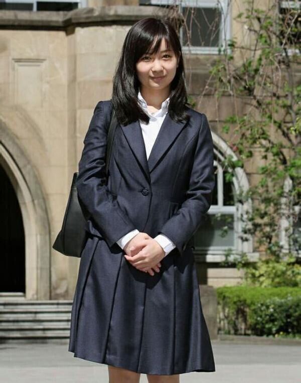 日本真子与佳子两公主姐妹情深 出席活动职责分明