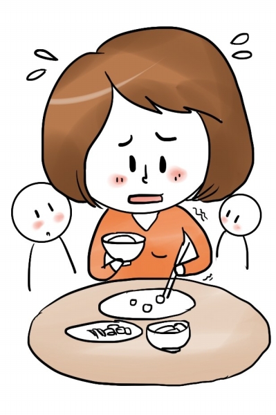 我觉得用筷子夹菜时,中指最辛苦,所以我以后要练习用左手吃饭,免得把