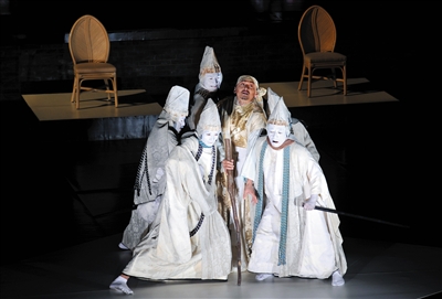 长城下,冷风中 《酒神》沉酣如梦