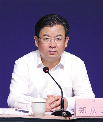 与此同时,天津市政府宣布任命卢伟进入天津港集团担任副总裁,有分析称