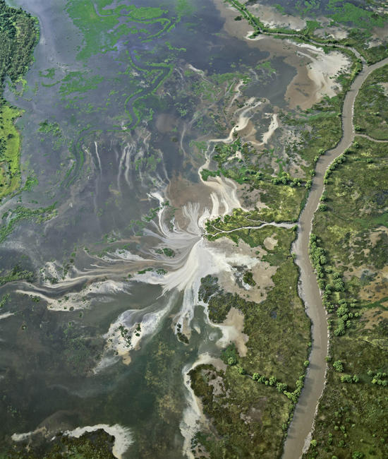 摄影师拍摄地表水形态奇观 美到令人窒息(组图)