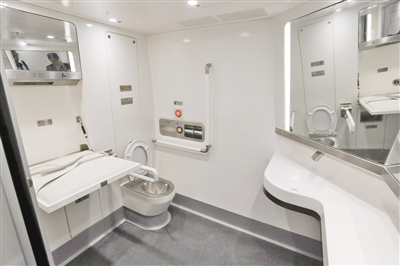 成渝高铁crh380d来了 本报为你抢先探秘