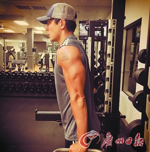 "帅到无边"的吴彦祖,利用运动为自己摆脱花瓶角色.