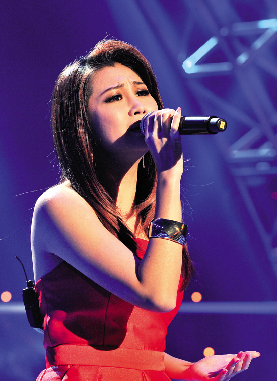 "麦王"一人一首经典老歌感动全场|夏韶声|天堂鸟|麦王争霸_新浪娱乐