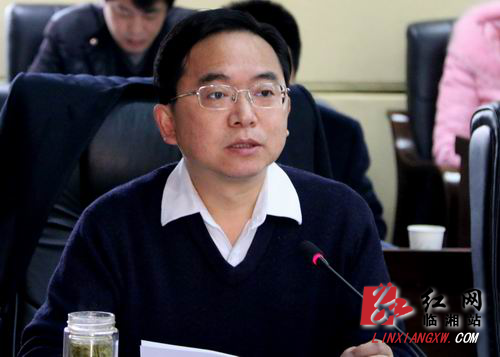 汪灿召开临湘市委常委(扩大)会议部署"两会"工作