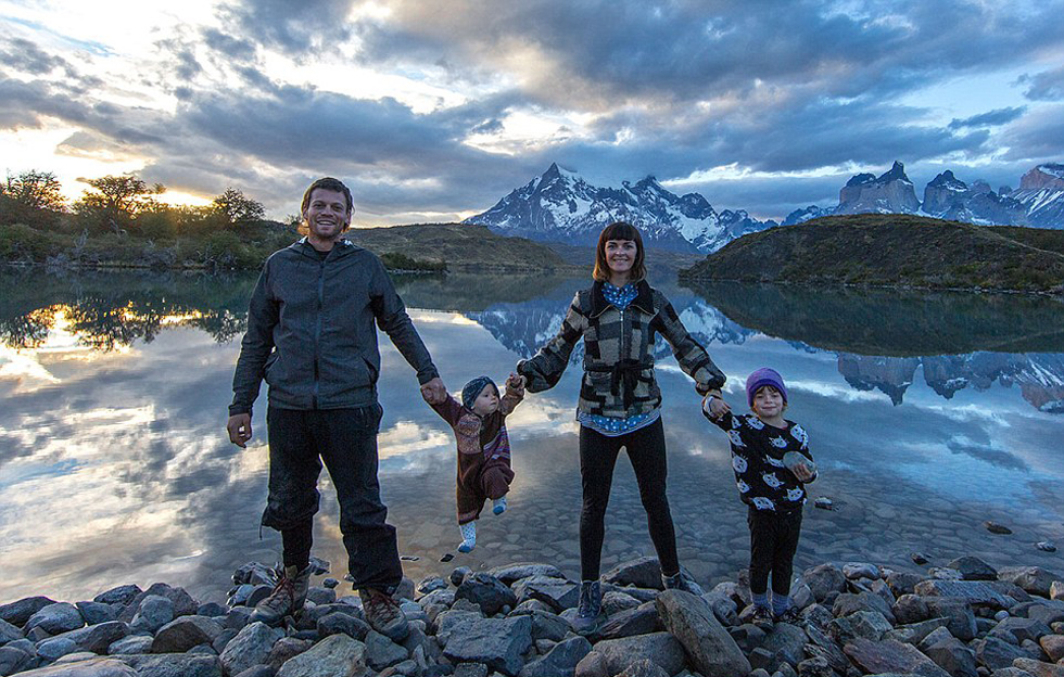 美国四口之家驾房车环球旅行 3年走过14国(高清组图)