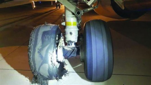 深航班机爆胎所幸安全备降虹桥机场曾关闭一条跑道