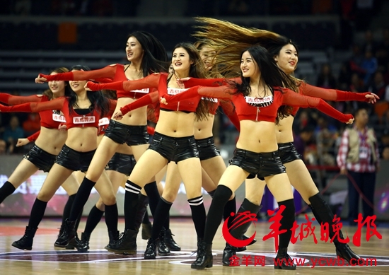 cba广东队主场121比123不敌四川队(组图)