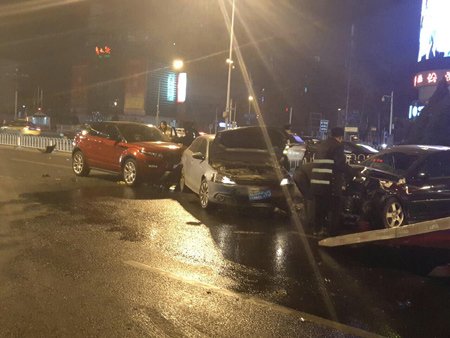 宝马肇事者未涉酒驾 事发现场图片。网友供图