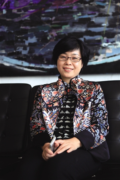 颁奖词:在进入鸿坤的10年间,她从一个热爱读书,只懂技术的弱女子成长