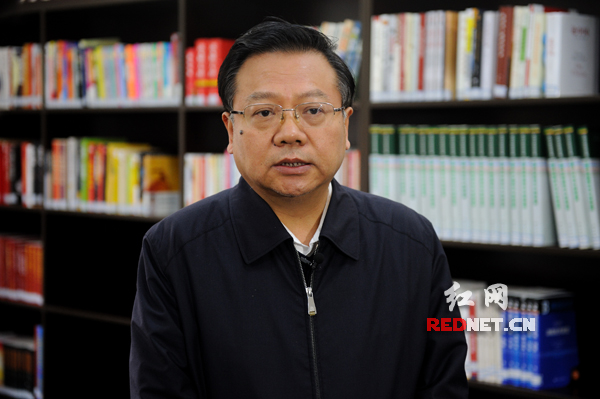 易鹏飞:以民生改善为目的推进"五个郴州"建设