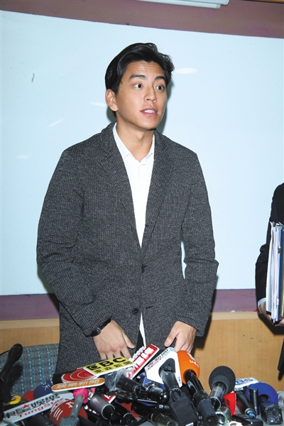 男星王大陆(右图),昨日下午2点在台北召开记者会,会上对于柴智屏公司