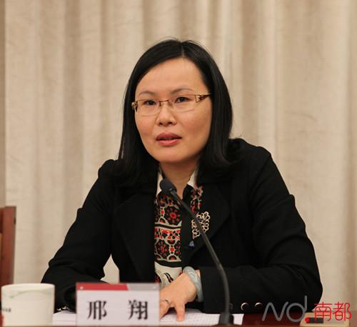 黄丽君 本周,原广州市法制办主任吴明场将告别工作了9年的市政府大院