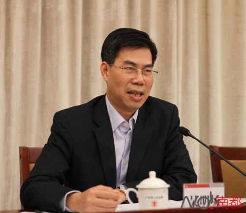 吴明场任上主导审改"削权" 将赴任粤海本周一,可以说是邢翔第一天正式