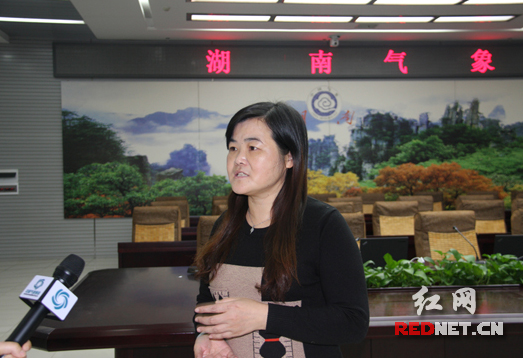 湖南省气象台国家级首席预报员周慧接受采访.