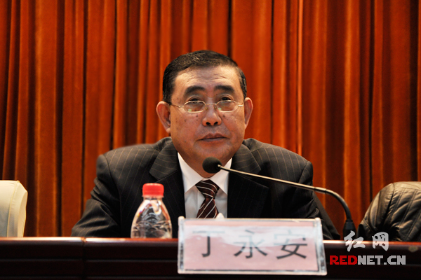 57万户微企享优惠         湖南省国税局党组书记,局长丁永安作工作