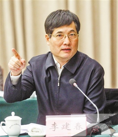 原标题:7月开建首条有轨电车 东温泉变身洞穴酒店   采访李建春,这