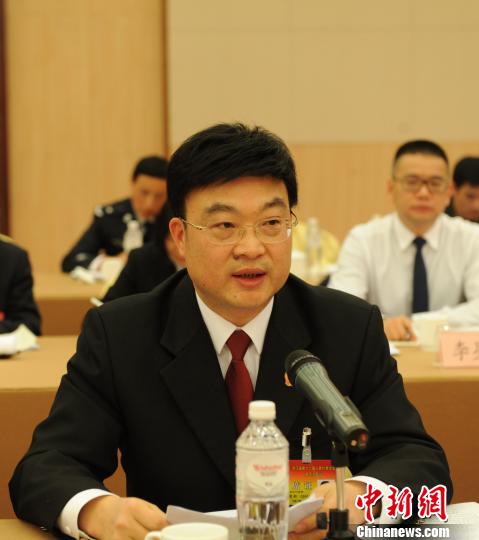 浙江省人大代表,温州市中院院长徐建新. 张茵 摄