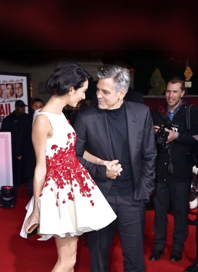 《凯撒万岁》是由伊桑·科恩和乔尔·科恩兄弟执导的喜剧电影,乔什