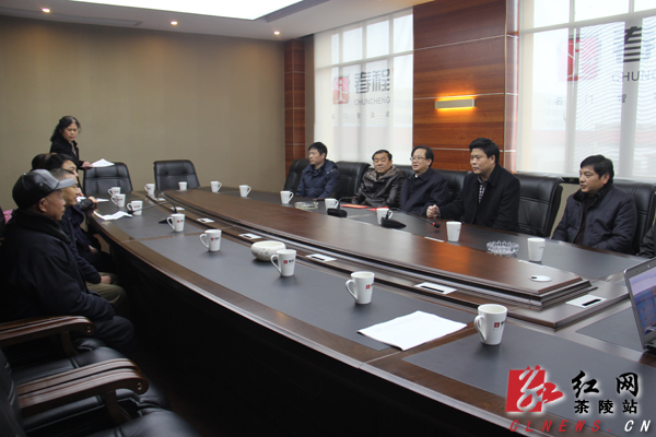 株洲市委常委,市委秘书长,市政法委书记蔡溪与敬老院的老人亲切交谈