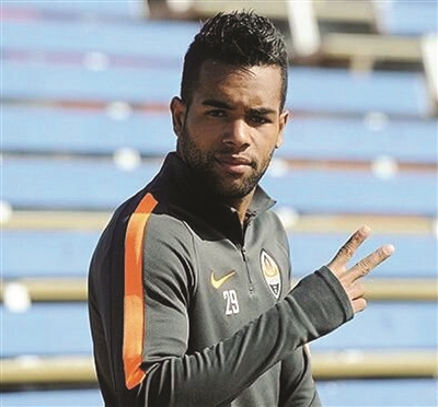 3000万人民币顾超 5000万人民币杨家威5000万人民币(待宣布)昨天脸靠