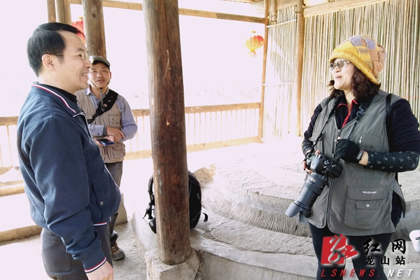 龙山县领导到洗车片区调研农业项目建设