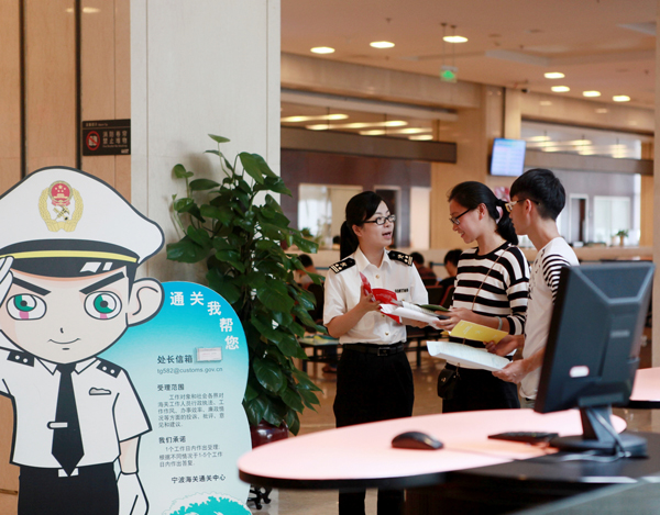 海关法制岗位上的女汉子(图)