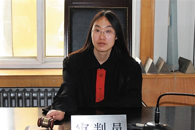 马彩云,1978年2月出生,法学学士学位.