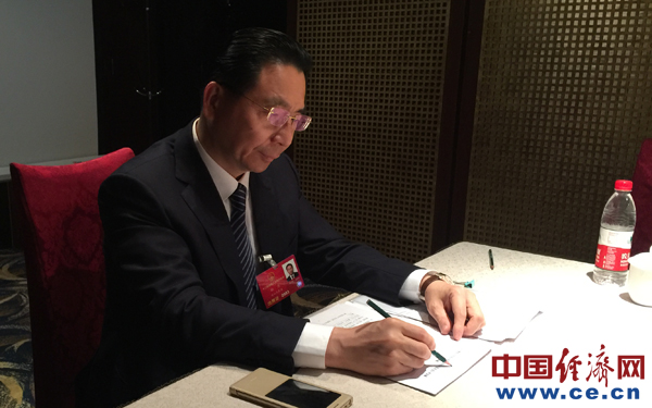 全国人大代表,中国移动通信集团浙江有限公司董事长郑杰.