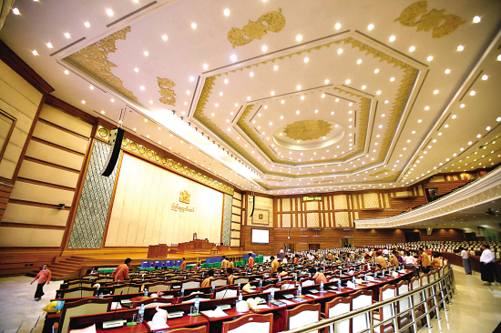 新华社发据新华社电 缅甸联邦议会人民院和民族院10日分别召开会议,胜