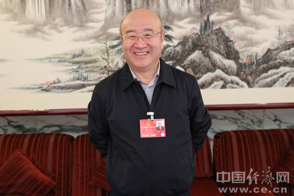 张八五代表认真做好供给侧改革工作