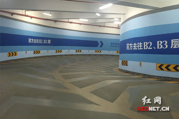亲历长沙购物中心德思勤转晕网友智能停车成趋势